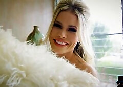 Perfect ass MILF pornstar Jessa Rhodes shows off her amazing naked body while playing a game of cards and she looks stunning in every way! If you are 