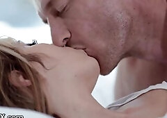 Slutty Youthful Pair Get In A Quickie - Daphne Dare - XEmpire