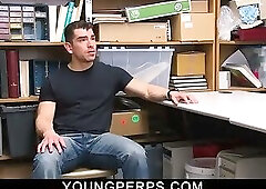 Pretty stealer Jeremy Spreadums caught stealing by cop