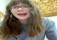 Homemade Amateur Pussy Licking Fun with Hot Brunettes