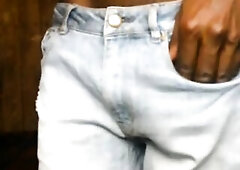 AFRO AMATEUR BIGGEST JOCK WITH VEINS MASTURBATING???? MASSIVE CUM