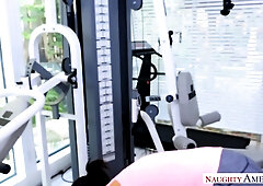 Gorgeous MILF Reagan Foxx's Pussy Needs Some Muscle Stimulation