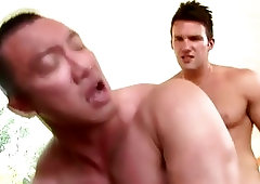 Trystan Bull muscley hunk blows his load