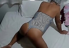 Ladysilva in bodysuit in bed showing off her hot ass to her fans on live