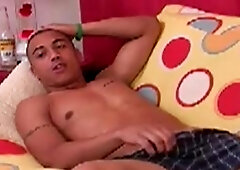 Circle Jerk Boys: Flexing That 9.5' Pole Hands-Free