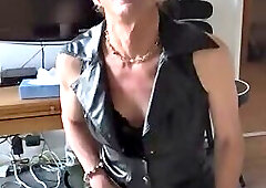 Pee and feet fetish crossdressers