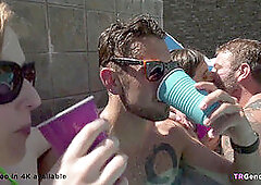 Shemale kissing, outdoor