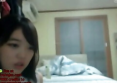 Korean camgirl shows her amazing tits