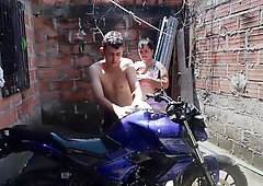My neighbor helps me wash the bike and this happened everything got out of control & magoculionero