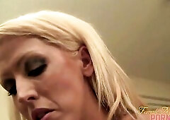 Alura Jenson Gives A Standing Oral-job