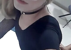 Sissy cojida por un empleado del hotel