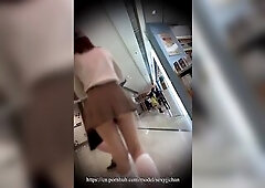 HK Wench-wife miniskirt shopping day