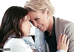 Horny babes Aidra Fox and Dee Williams enjoy lesbian sex