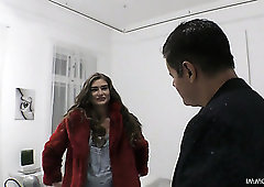 Amazing natural gal Sarah Sultry strips and poses nude before giving head