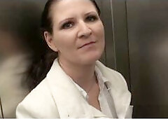 Sexy cougar Tommel Bommel's first-time anal experience in a car