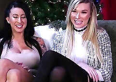 Dazzling blonde shemale fucks her tattooed girlfriend deep and rough