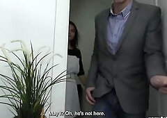 This chap screwed up at work actually bad, but his pretty wife sure knows how to make the angry boss forgive him. This Babe has no pants on when they 