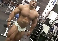 Roelly Winklaar Sexy Gym Posing