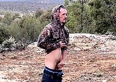 OUTDOOR SPUNK! - Using a fucktoy and shooting a geyser