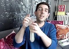 Solo gay plug anal scene with a perfect fit and huge dildo