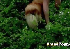 She didnt expect to get her pussy eaten out outdoors by a stranger before he started fucking her in missionary pose