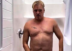 Dom Manmeat is at the gym working out all his muscles.