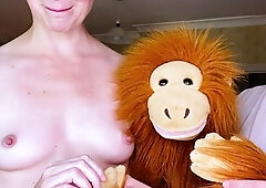 Cumshot amateur MILF suck and jerks dude in the bedroom