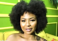 Double Penetration Session with Screw Machine for Black Anal Doxy Avery Jane