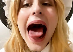 I crossdressed Marisa and played around with my throat a little! I actually like my look with her. Hope u have a fun :three