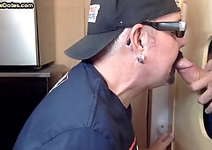 Gloryhole shirtlifter likes masturbating fat lollipop while deep-throating it