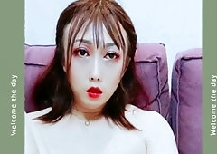 【王二信】母狗王二信玩鸡巴 自慰 女装大佬 摸奶视频 药娘 CD SISSY 人妖 伪娘
