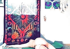 Undressed meditation and yoga