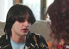 Stepmom Syren De Mer came for big penis