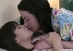 Violet Starr masturbating Verucas pussy