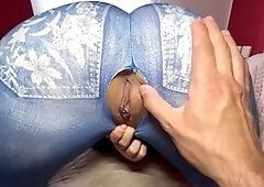 White girl, big ass leggings, thick white girl