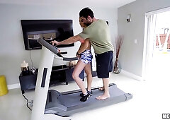 Intense workout for Vanessa Cage's massive booty