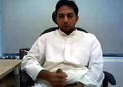 Horny Kuwaiti Guy at Work