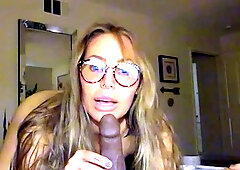 Busty amateur play wet body and masturbates toys on webcam